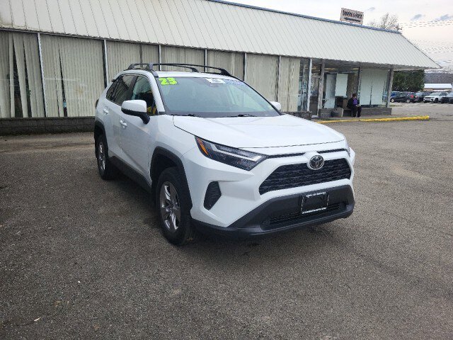 Used 2023 Toyota RAV4 XLE w/ Convenience Package image 5