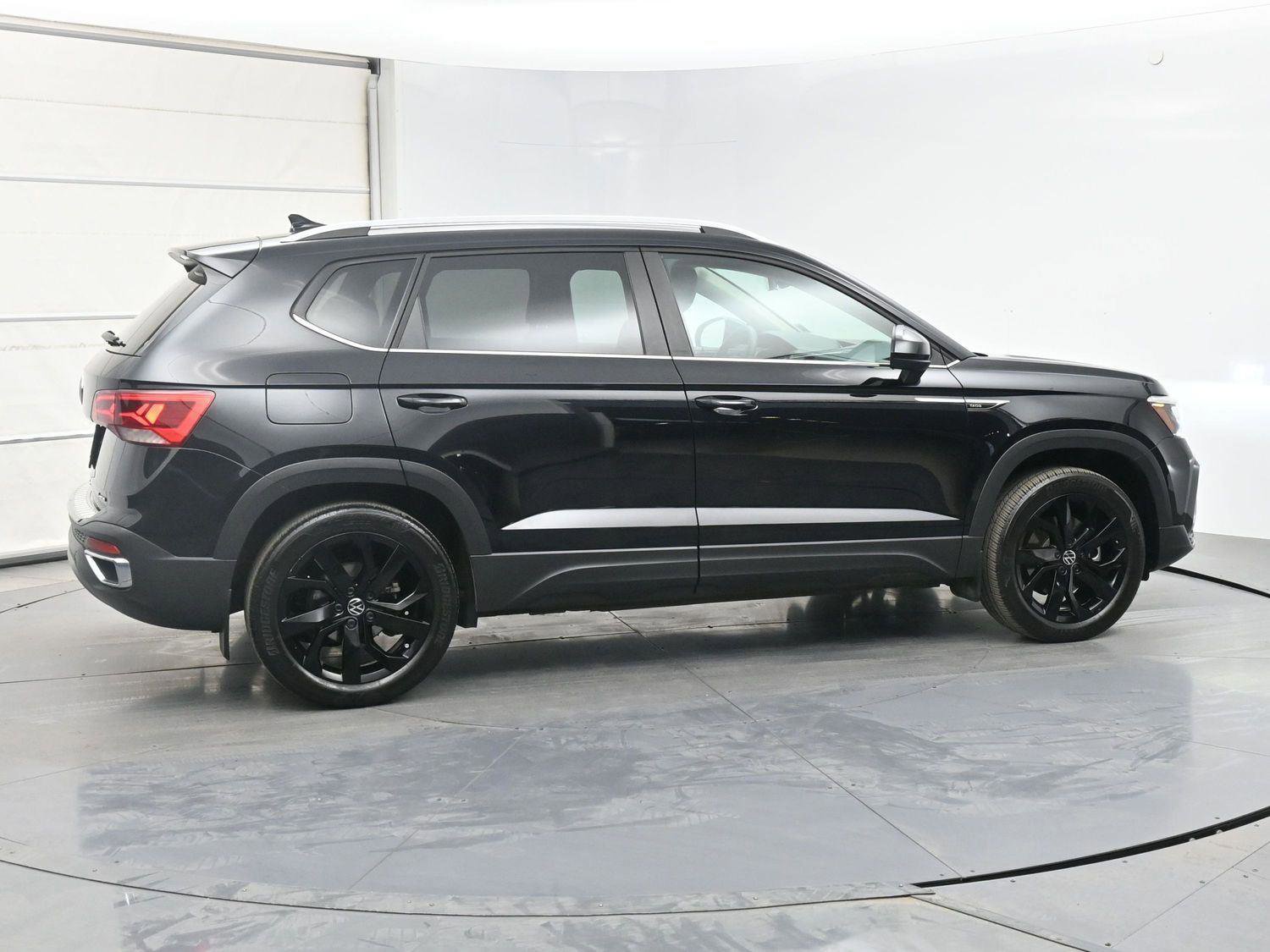 Used 2023 Volkswagen Taos SE image 24