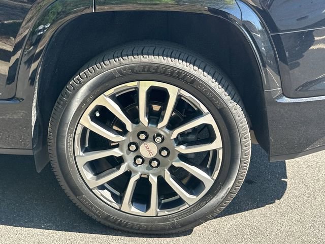 Used 2021 GMC Acadia Denali w/ Denali Technology Package FWD image 23