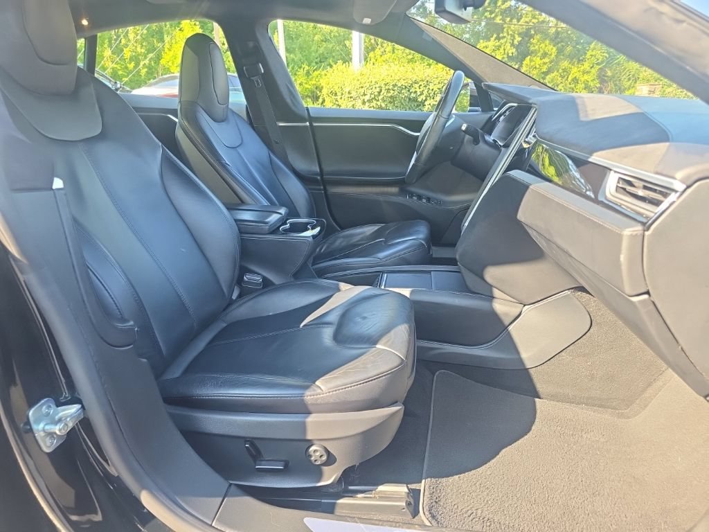 Used 2015 Tesla Model S 70D AWD/4WD image 33