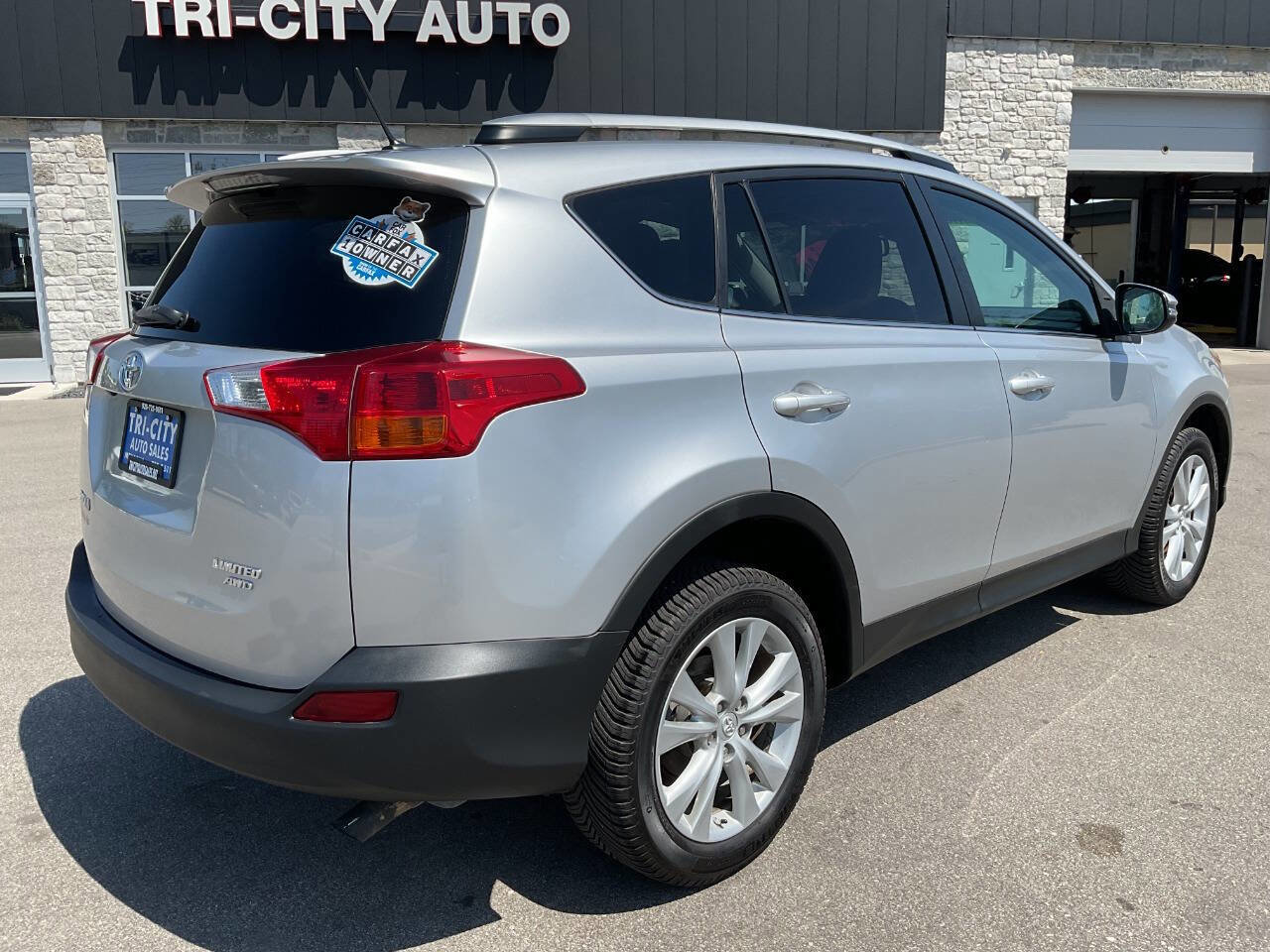 Used 2014 Toyota RAV4 Limited w/ Technology Package AWD/4WD image 7
