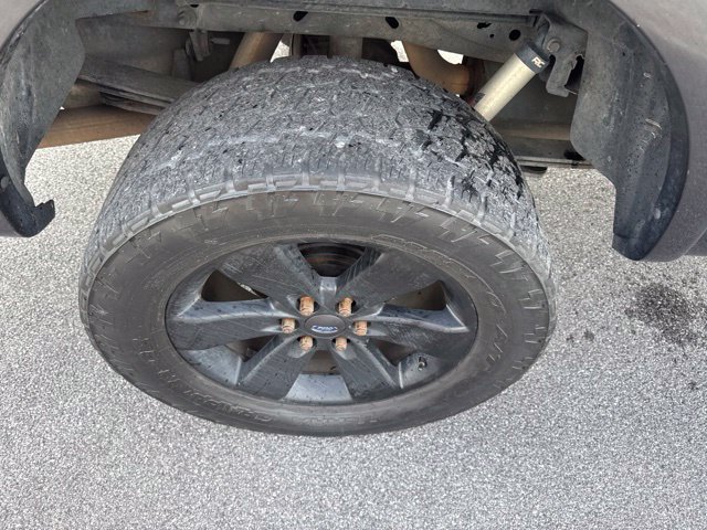 Used 2014 Ford F150 FX4 w/ Equipment Group 402A Luxury AWD/4WD image 9