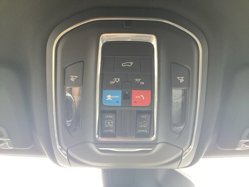 New 2025 Jeep Grand Cherokee L Altitude AWD/4WD image 33