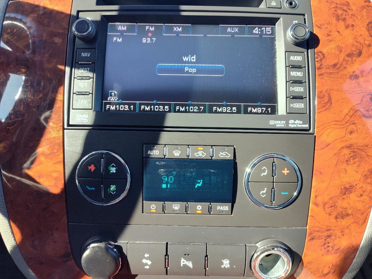 Used 2011 Chevrolet Avalanche LTZ image 28