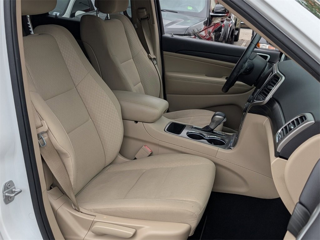 Used 2019 Jeep Grand Cherokee Laredo image 18