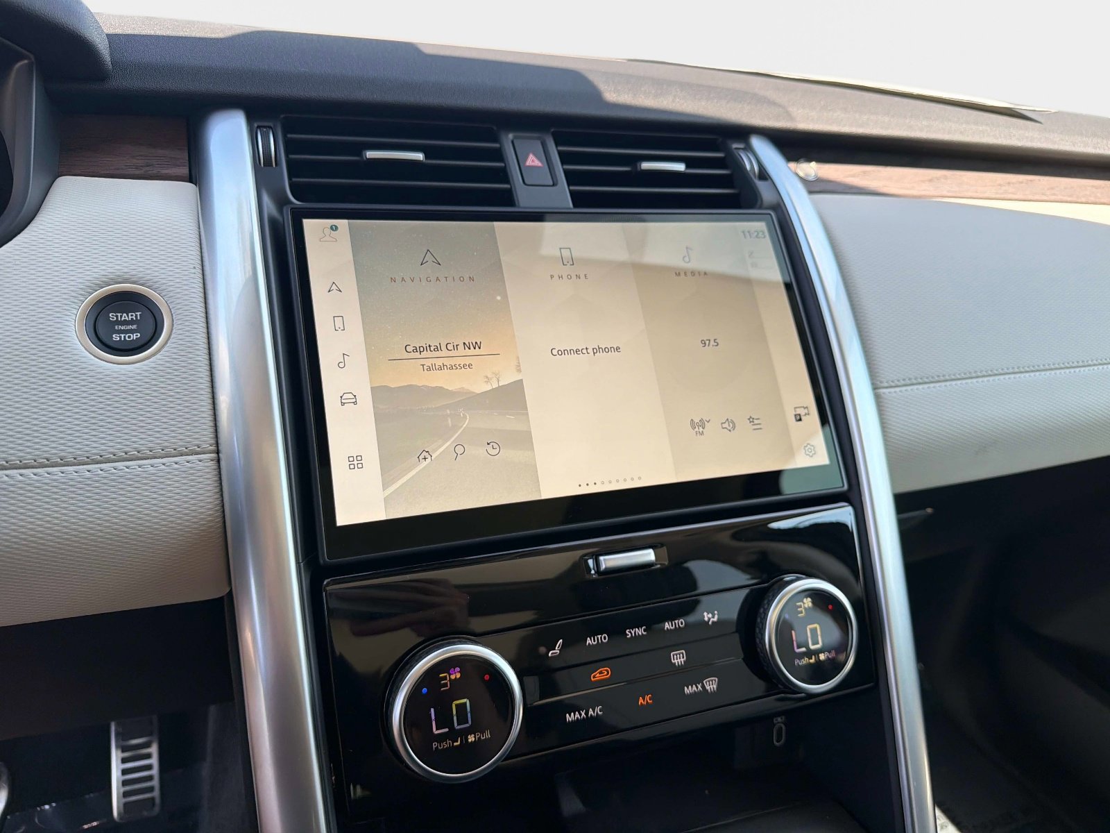 New 2026 Land Rover Discovery Dynamic SE AWD/4WD image 22