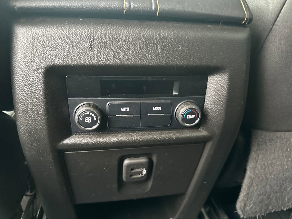 Certified 2019 Chevrolet Traverse LT image 24