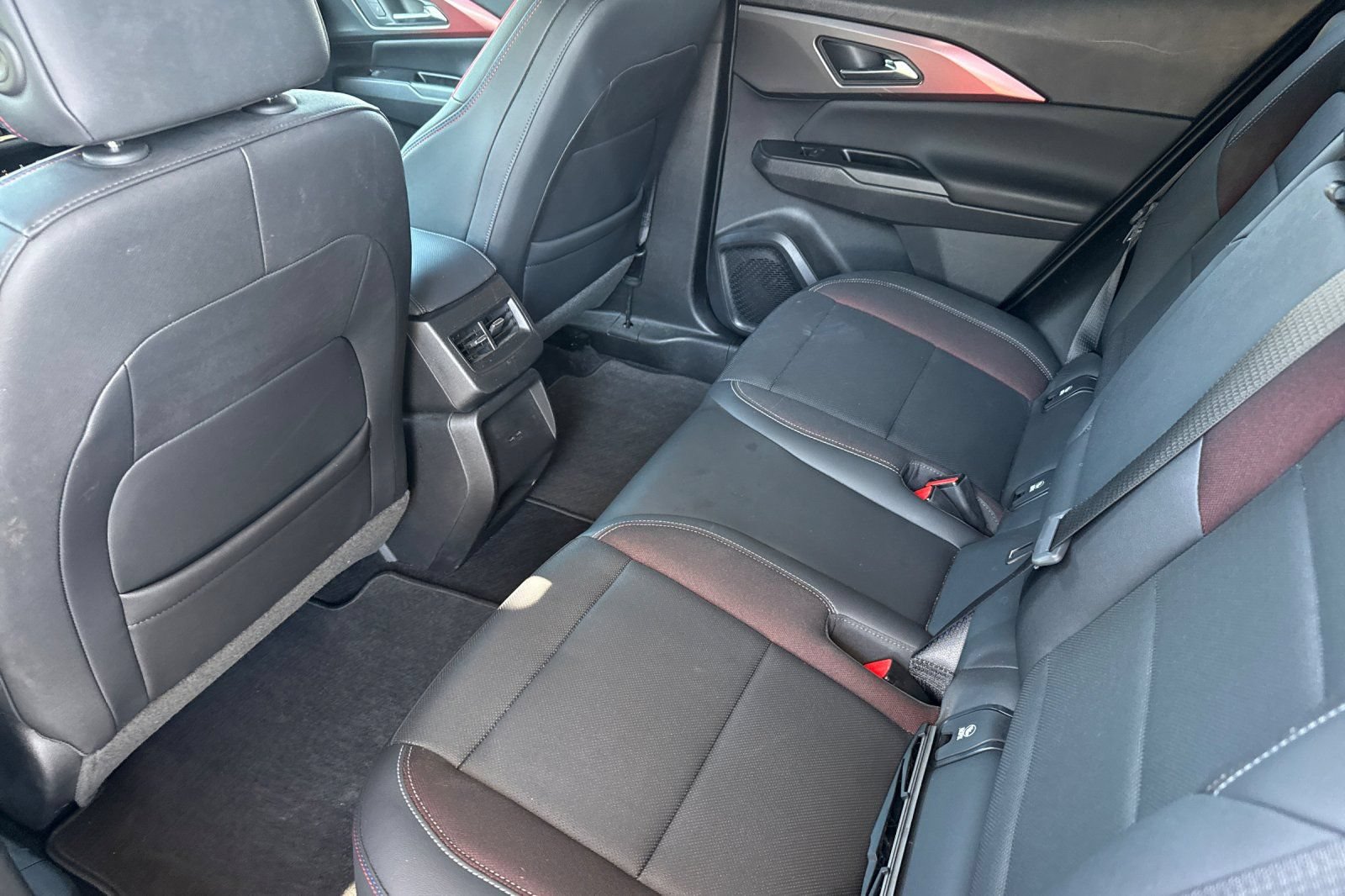 Used 2024 Chevrolet Equinox EV RS FWD image 6