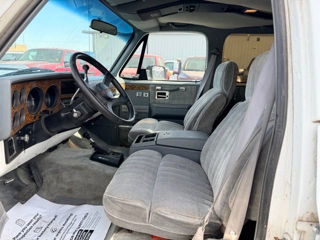 Used 1990 Chevrolet Suburban 4WD image 17