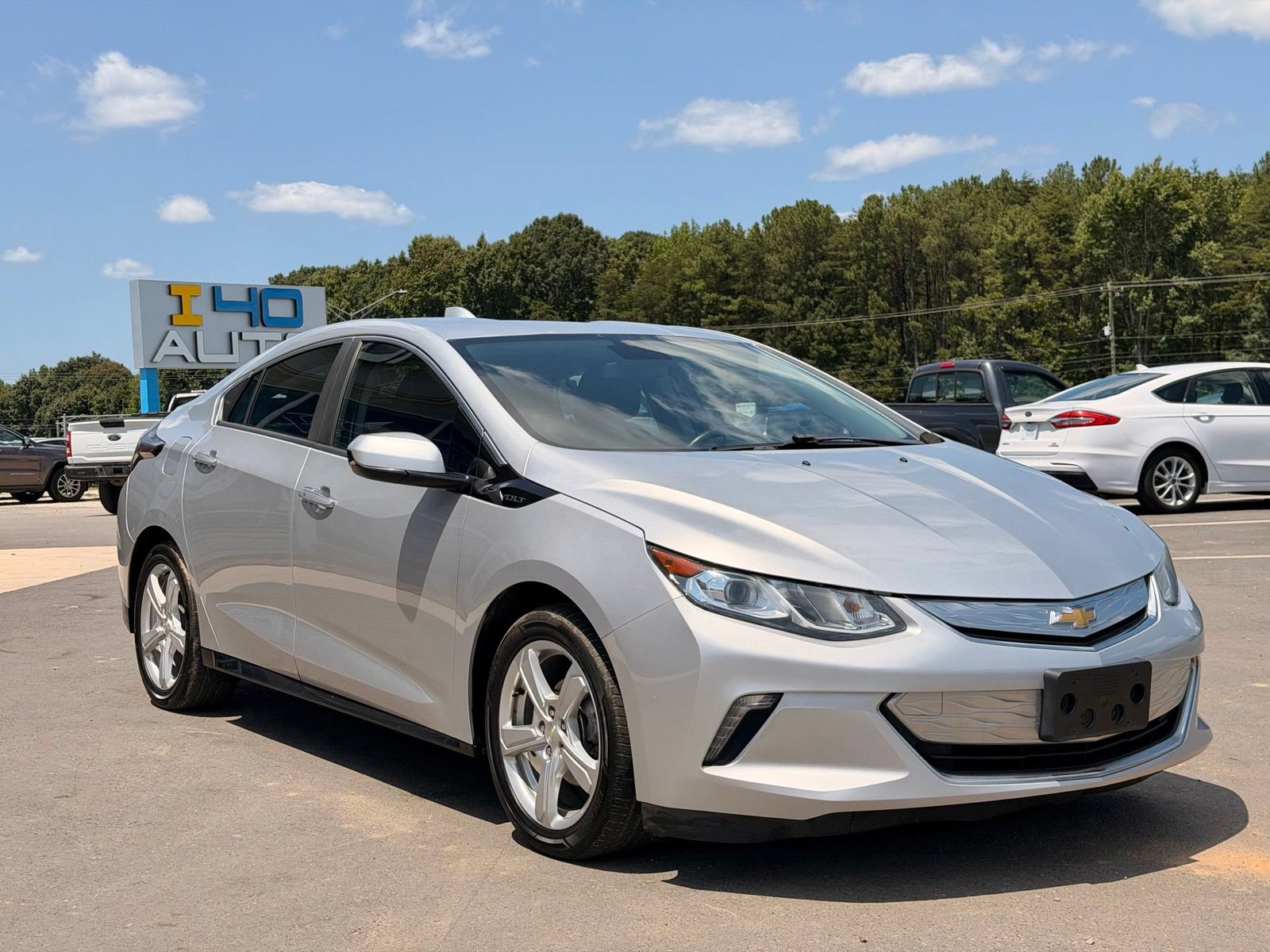 Used 2017 Chevrolet Volt LT w/ Comfort Package FWD image 9