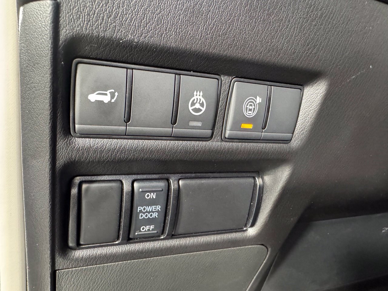 Used 2024 Nissan Armada SL w/ Captain's Chairs Package AWD/4WD image 29