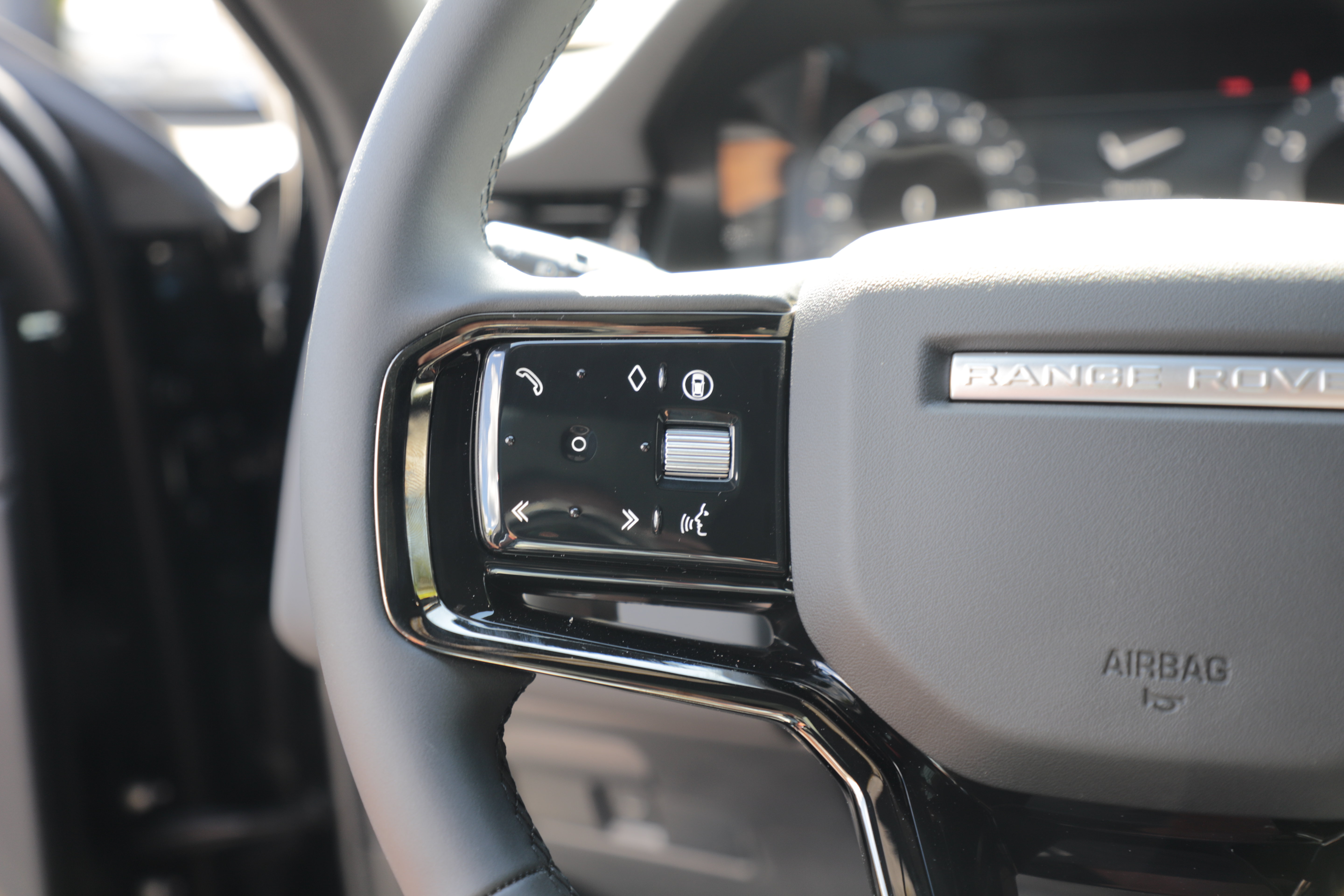 New 2026 Land Rover Range Rover Evoque S AWD/4WD image 23