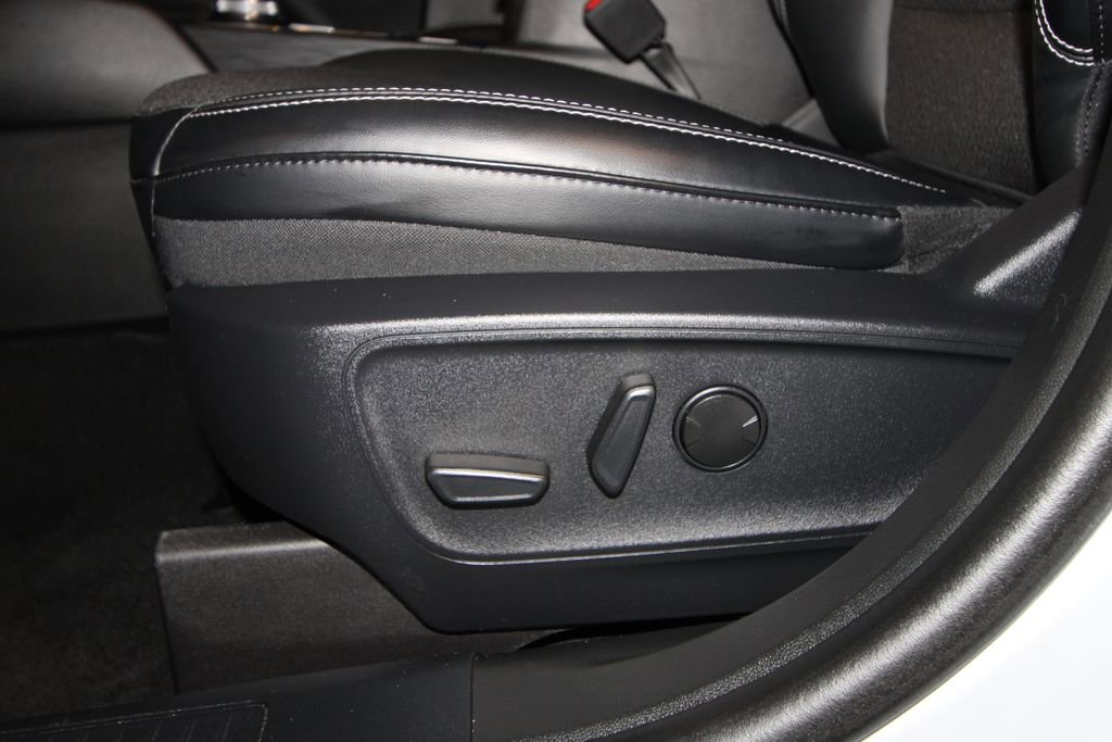 Used 2025 Ford Escape SE image 7