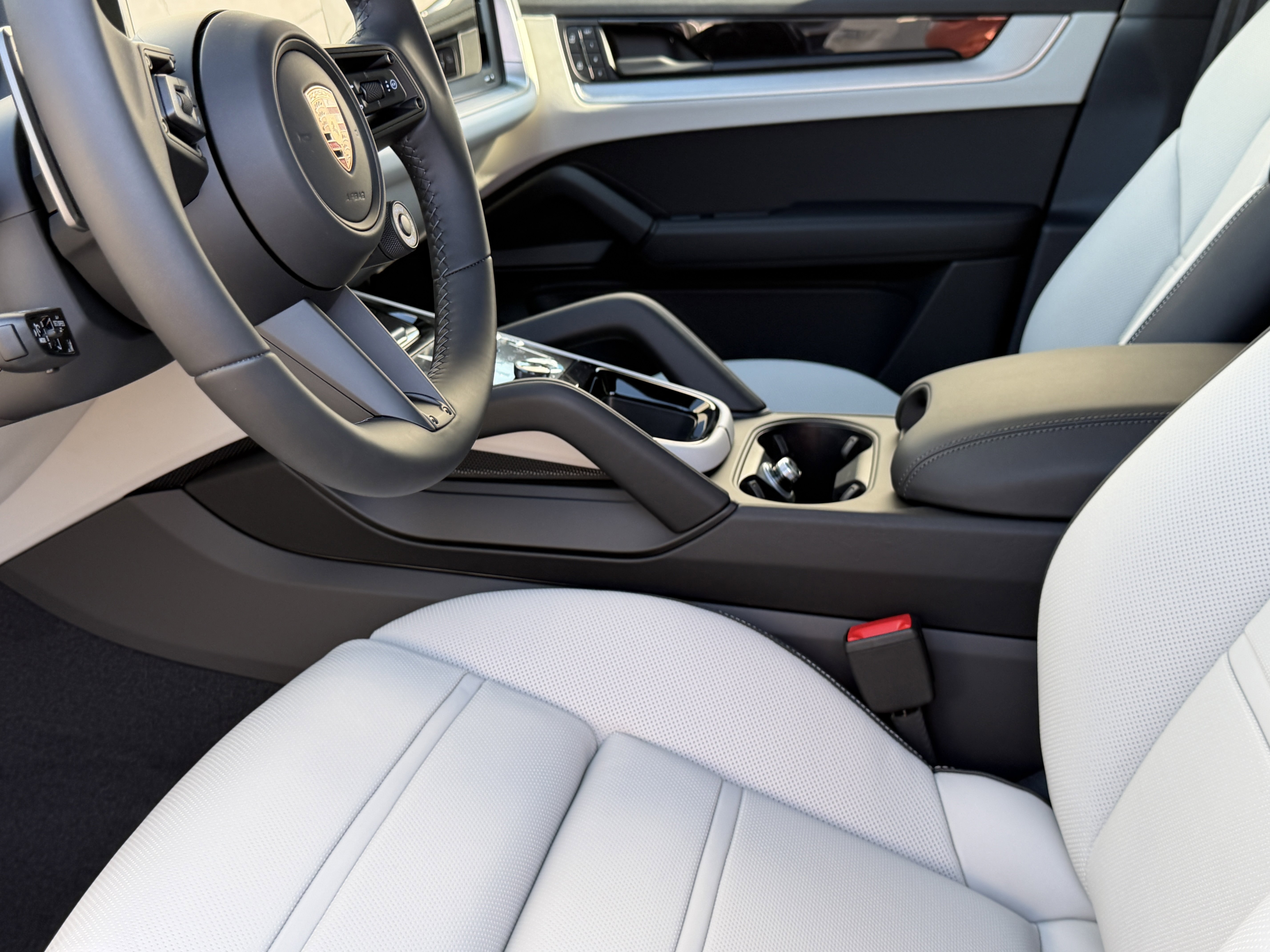 New 2026 Porsche Cayenne Coupe image 4