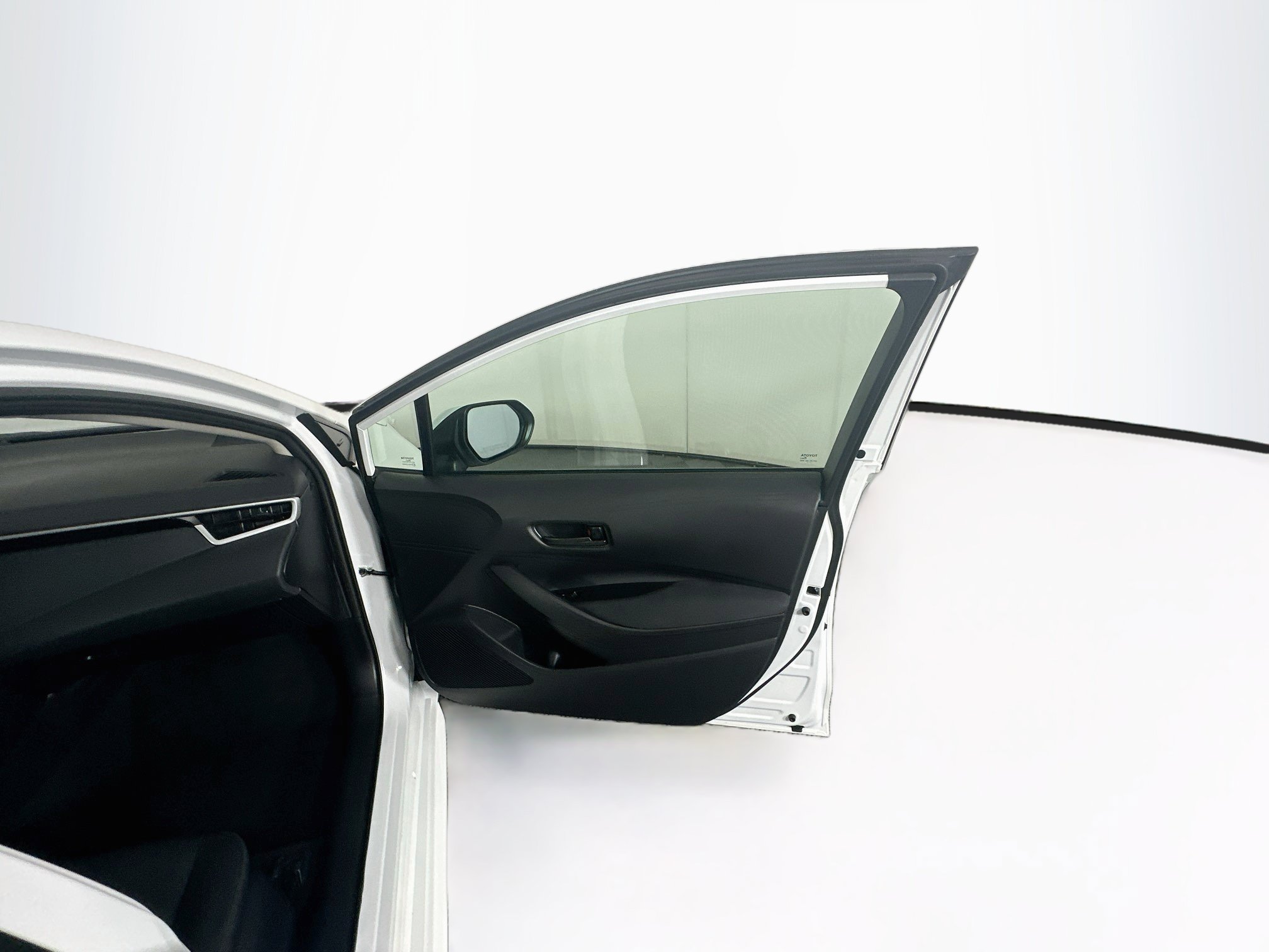 Used 2025 Toyota Corolla LE FWD image 29