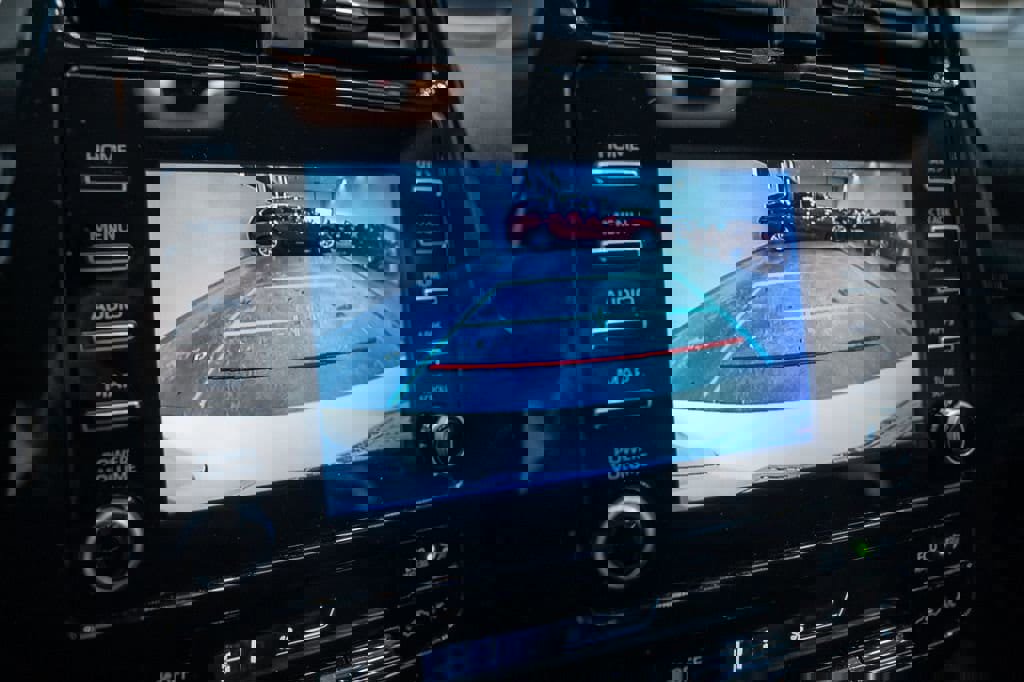 Used 2020 Toyota Prius LE image 24