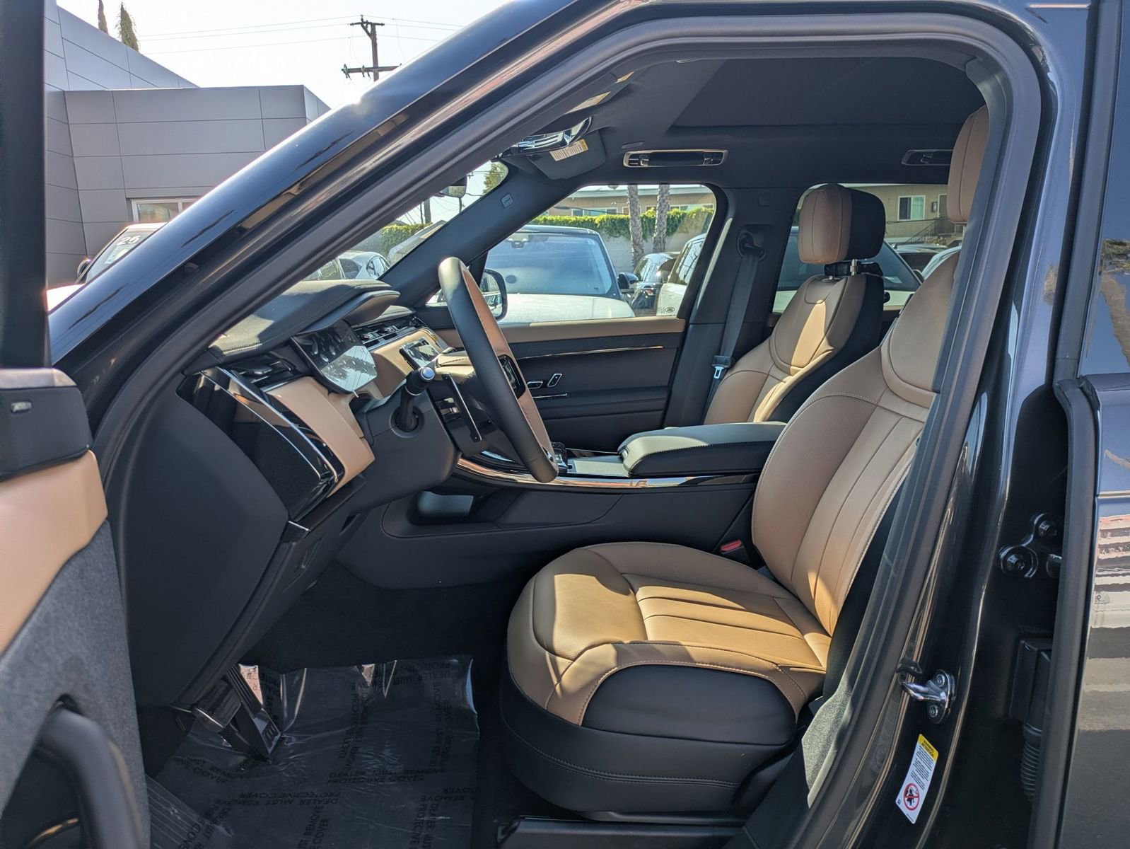 New 2026 Land Rover Range Rover Sport Dynamic SE image 14