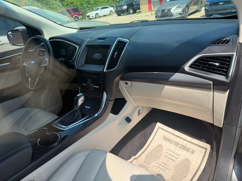 Used 2016 Ford Edge Titanium image 27