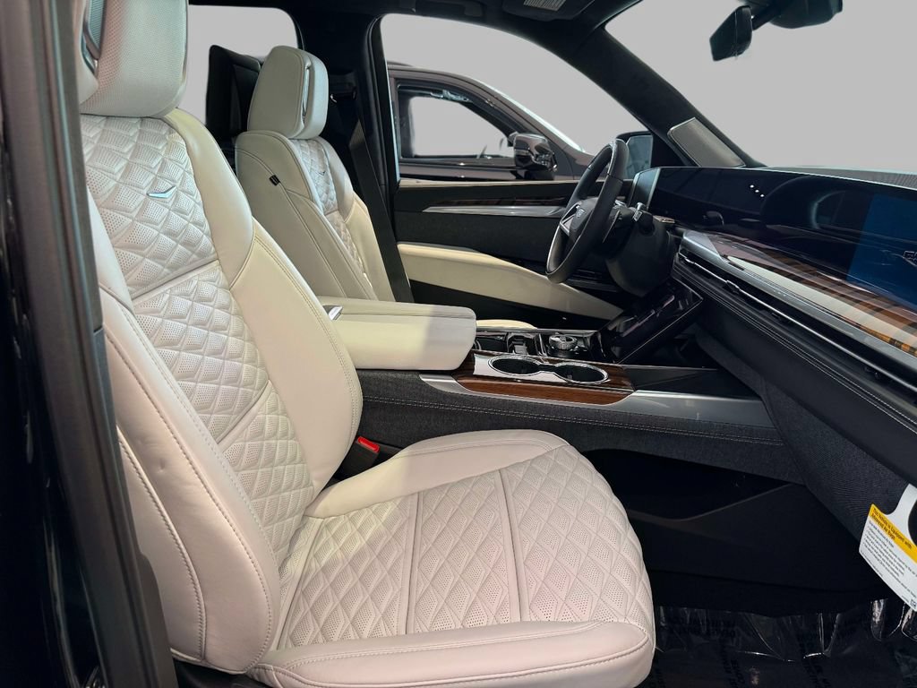 Used 2026 Cadillac Escalade ESV Platinum Sport w/ LPO, Floor Liner Package AWD/4WD image 14