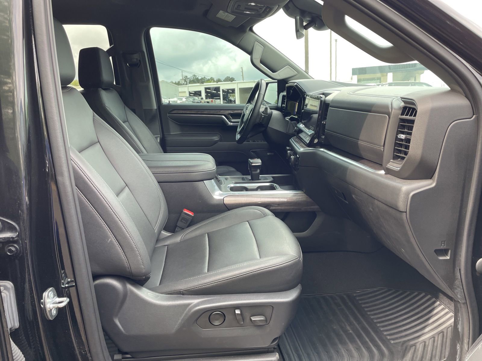 Used 2023 Chevrolet Silverado 1500 LTZ w/ LTZ Convenience Package II image 31