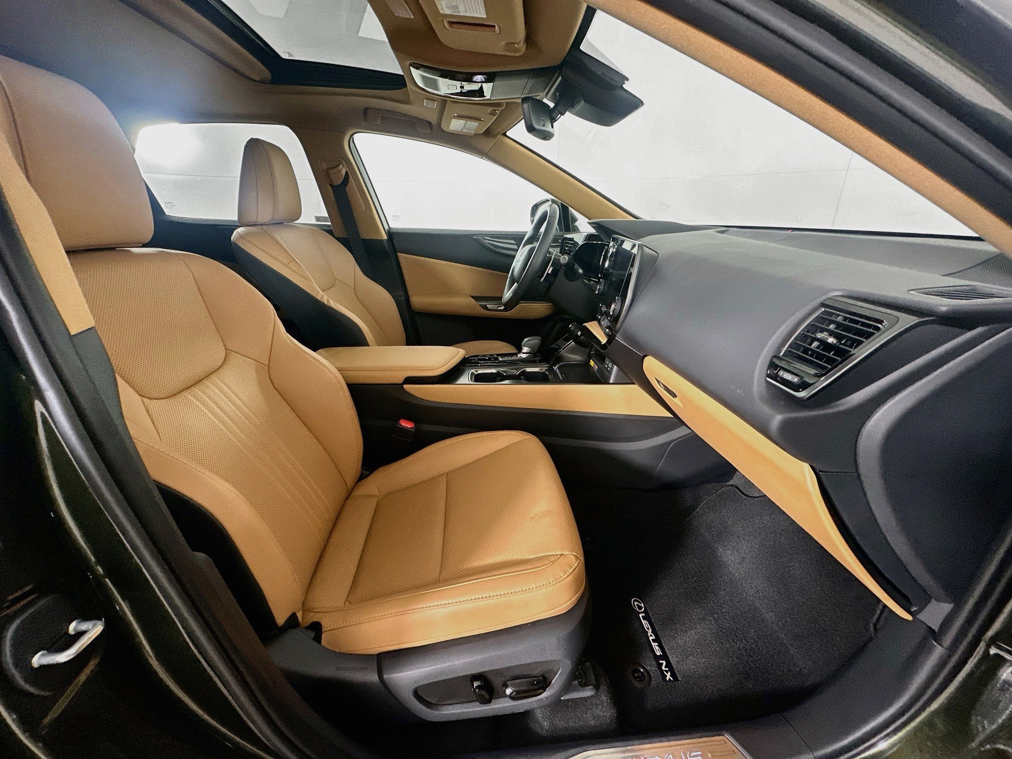Used 2025 Lexus NX 250 FWD w/ Premium Package image 32