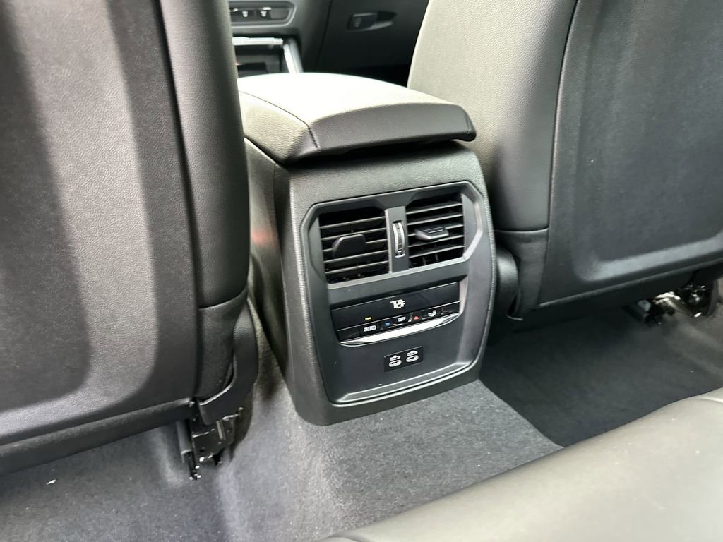 Used 2025 BMW 330i xDrive Sedan w/ M Sport Package image 30