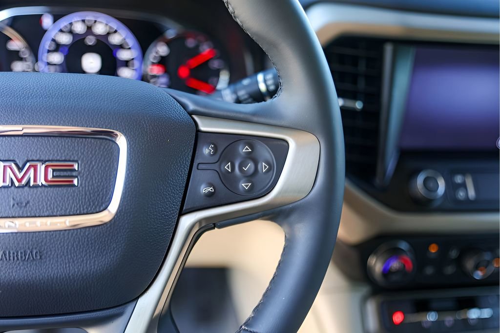 Used 2023 GMC Acadia Denali image 16