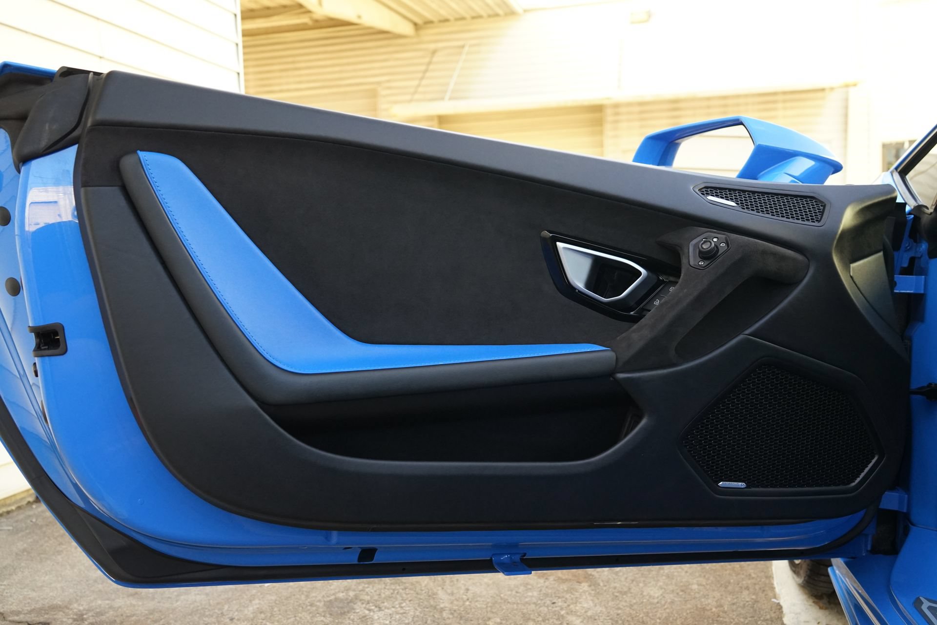 Used 2024 Lamborghini Huracan Tecnica RWD image 21
