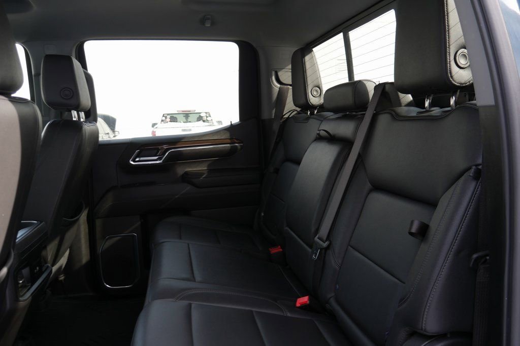 Used 2024 Chevrolet Silverado 1500 LT Trail Boss image 28