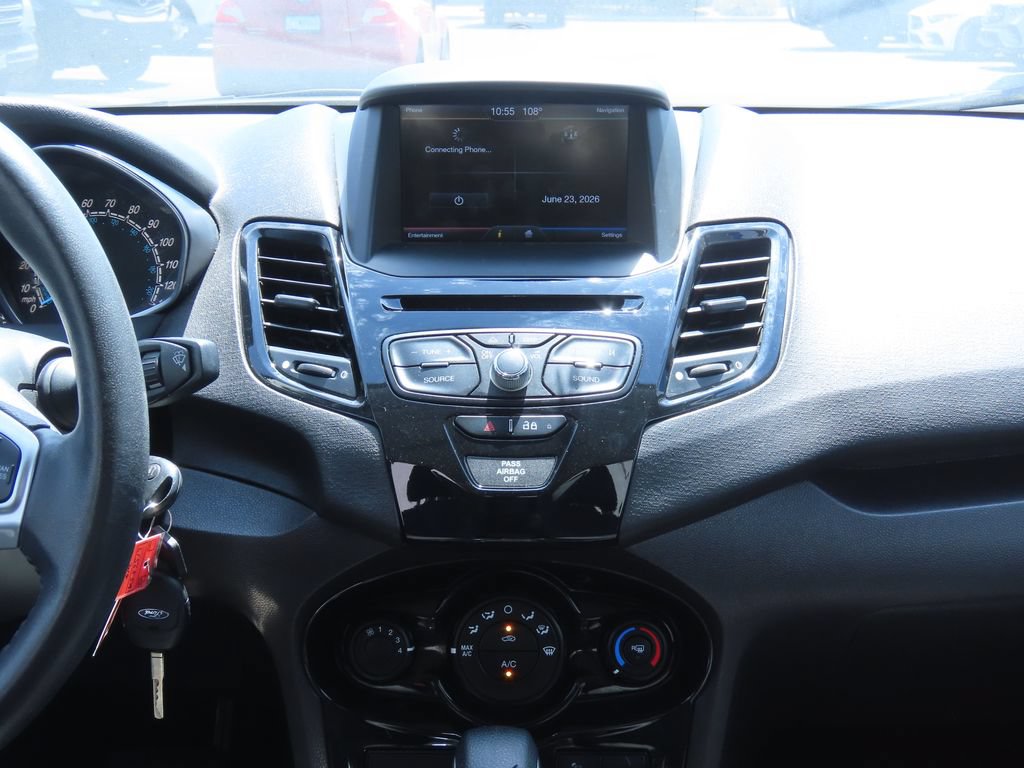 Used 2014 Ford Fiesta SE w/ Equipment Group 201A FWD image 8