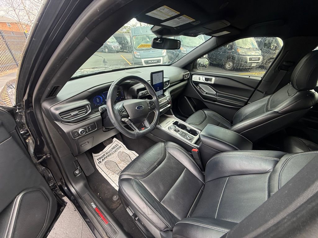 Used 2020 Ford Explorer ST w/ ST Street Pack image 9