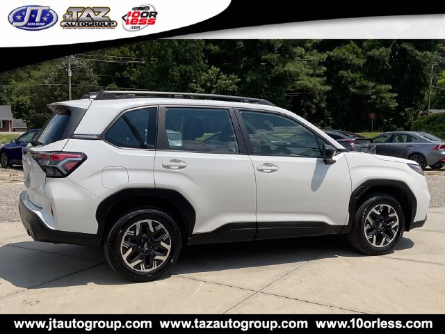 Used 2025 Subaru Forester AWD/4WD image 8