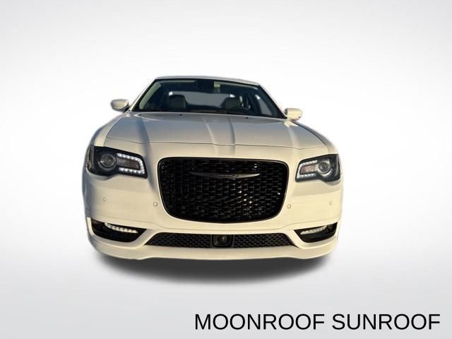 Used 2023 Chrysler 300 Touring L w/ Popular Equipment Group image 11