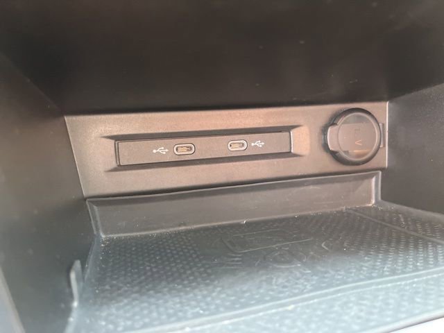 Used 2023 Volkswagen Tiguan SE image 24