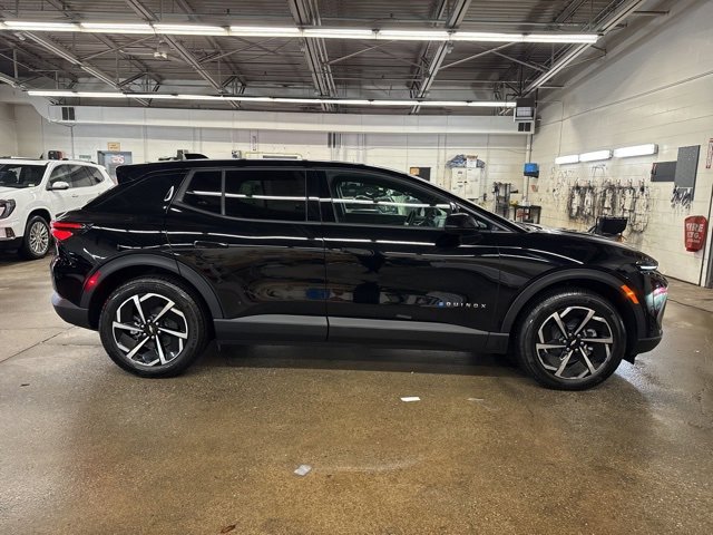 New 2026 Chevrolet Equinox EV LT image 7