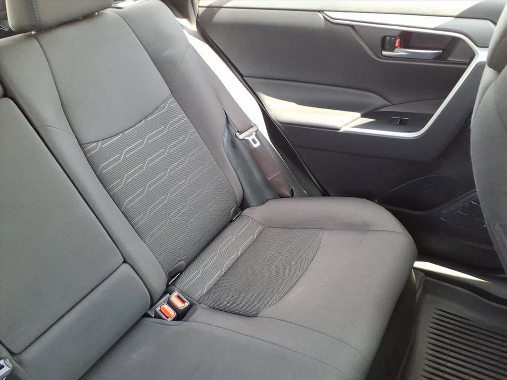 Used 2022 Toyota RAV4 SE image 24