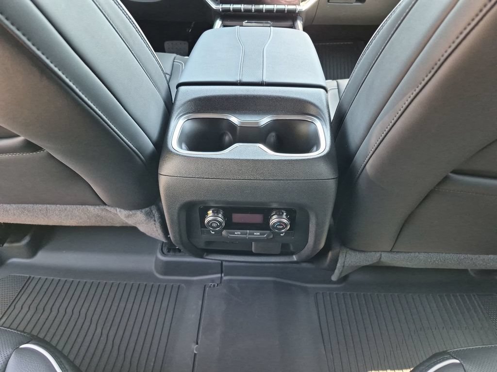 New 2027 GMC Acadia Denali w/ LPO, Floor Liner Package FWD image 31