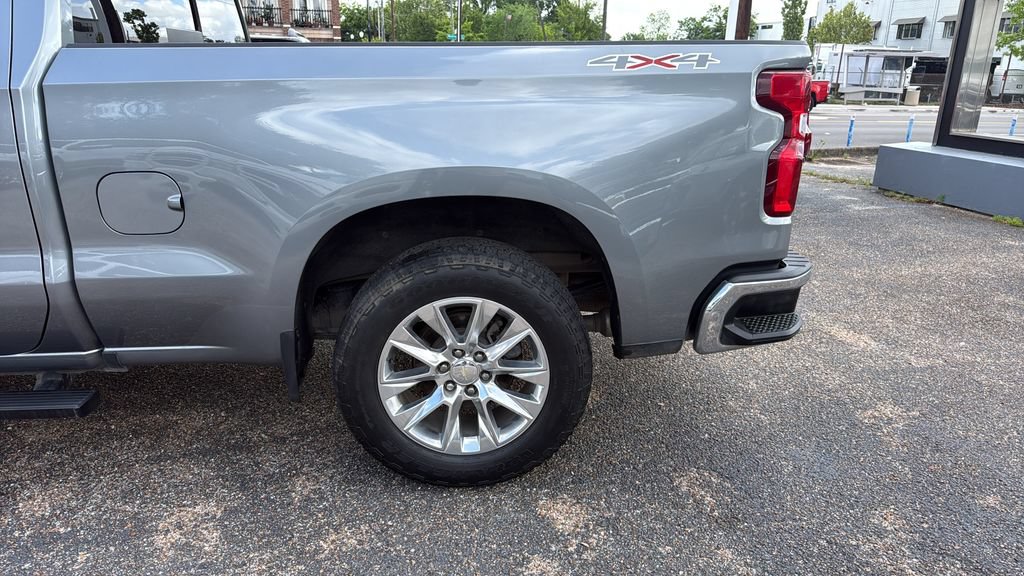 Used 2021 Chevrolet Silverado 1500 LTZ AWD/4WD image 17