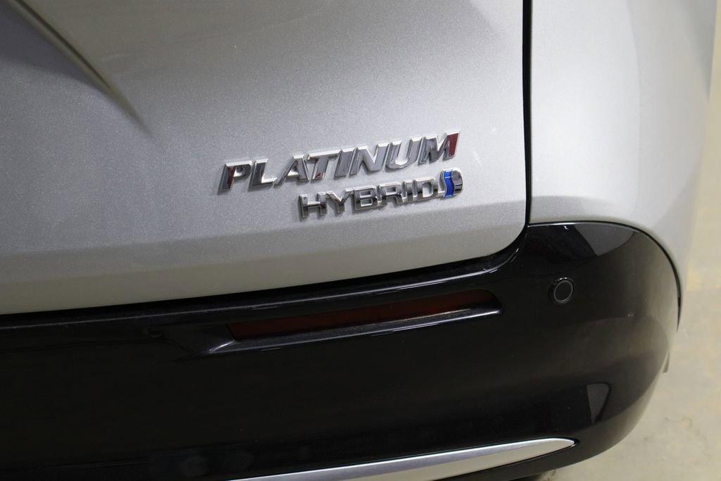 Used 2024 Toyota Sienna Platinum image 47