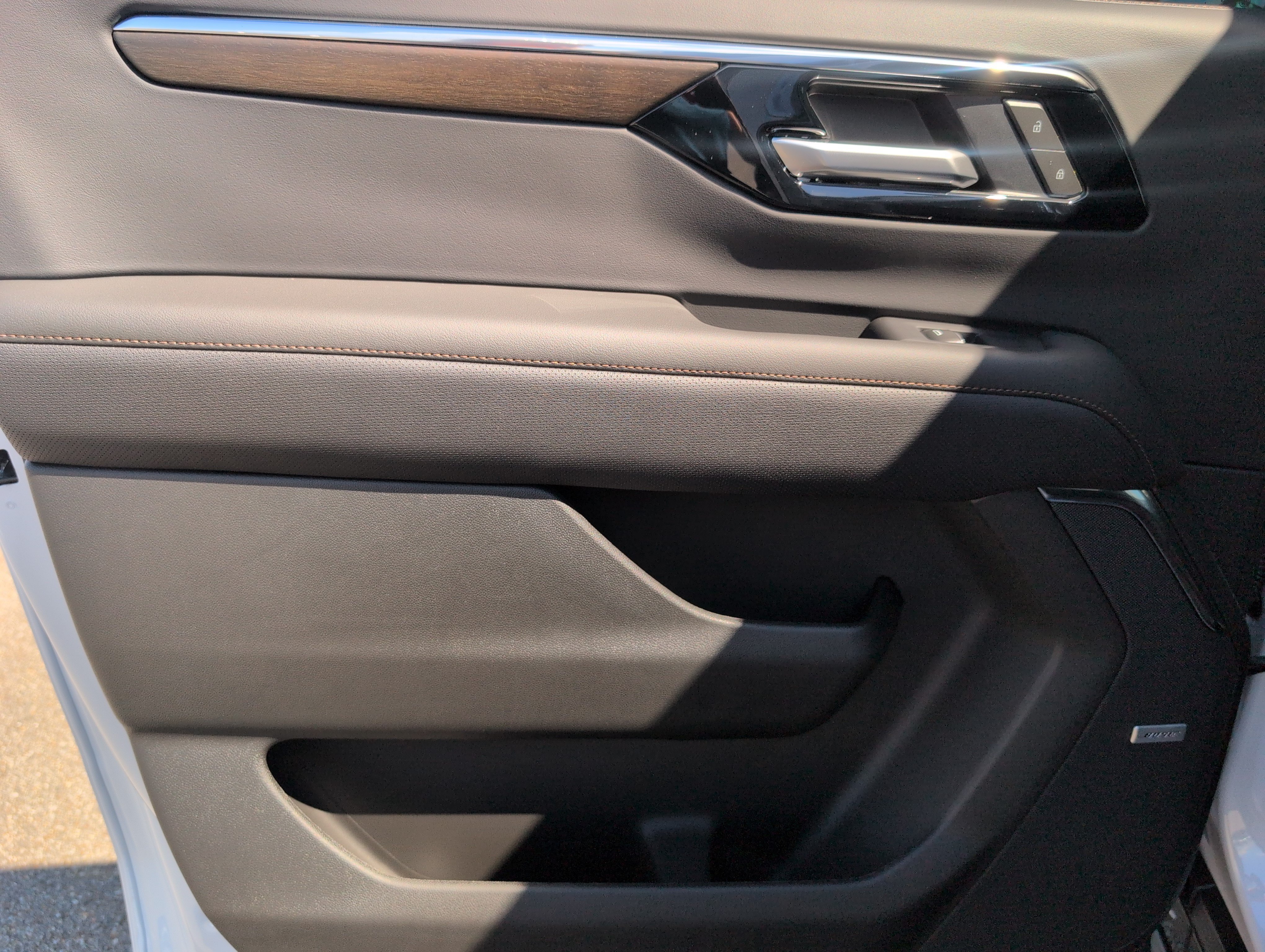 New 2026 Chevrolet Suburban High Country RWD image 35