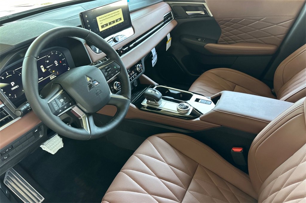 New 2025 Mitsubishi Outlander SEL image 11