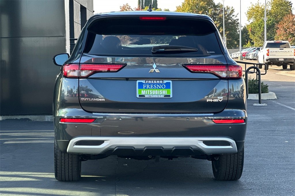 New 2025 Mitsubishi Outlander SE image 6