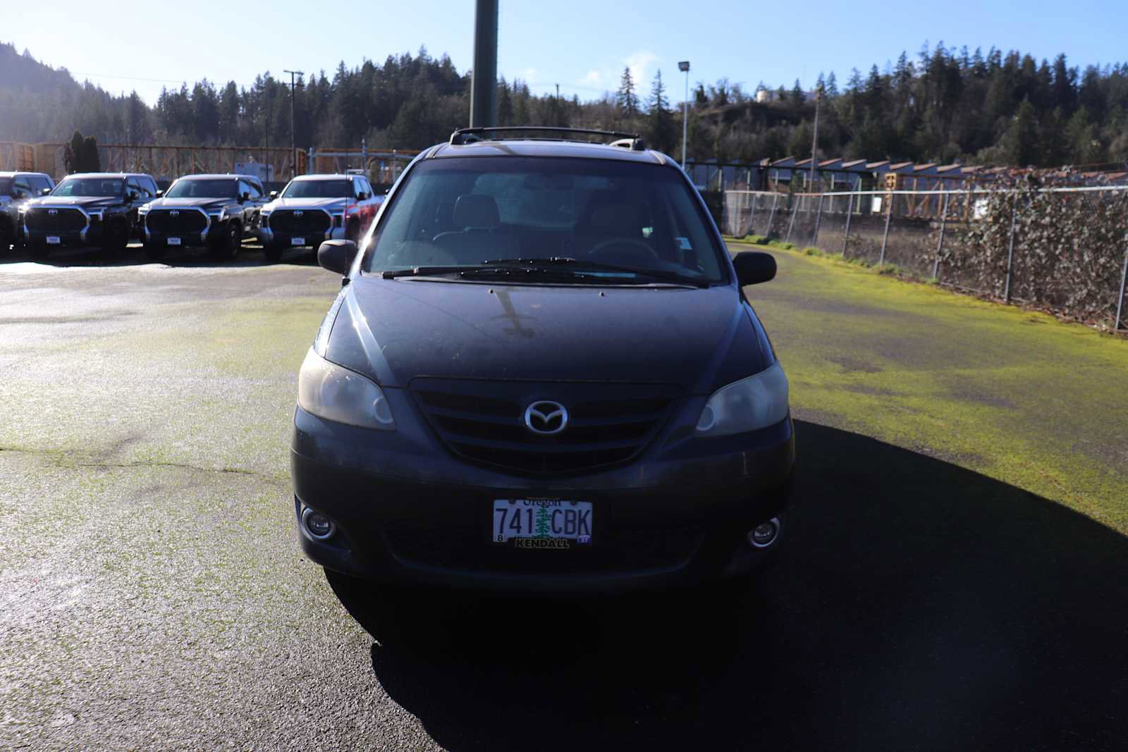 Used 2004 MAZDA MPV ES w/ 4-Seasons/Towing Pkg image 2