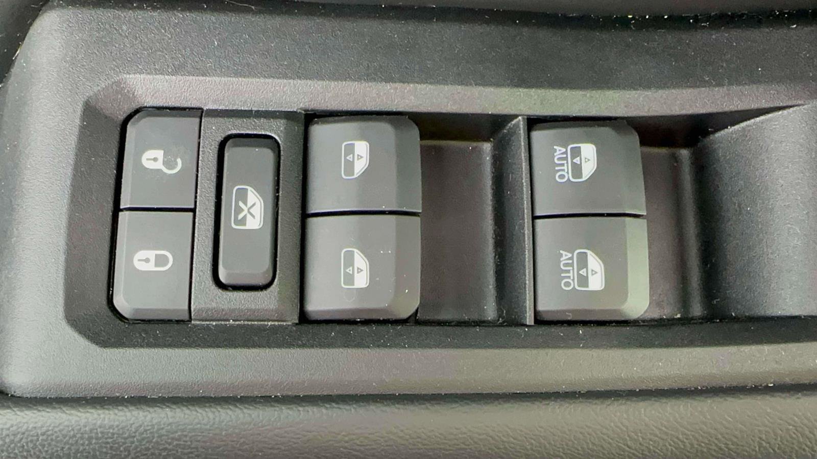 Used 2023 Jeep Grand Cherokee L Laredo image 13