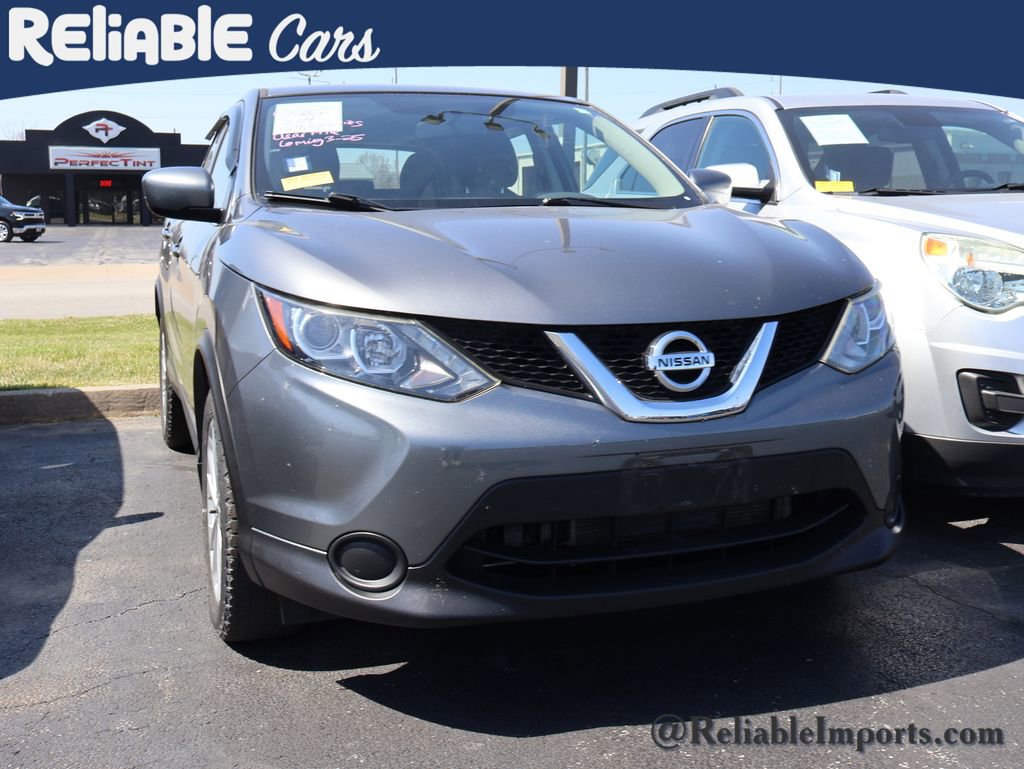 Used 2017 Nissan Rogue Sport S w/ S Appearance Package image 2