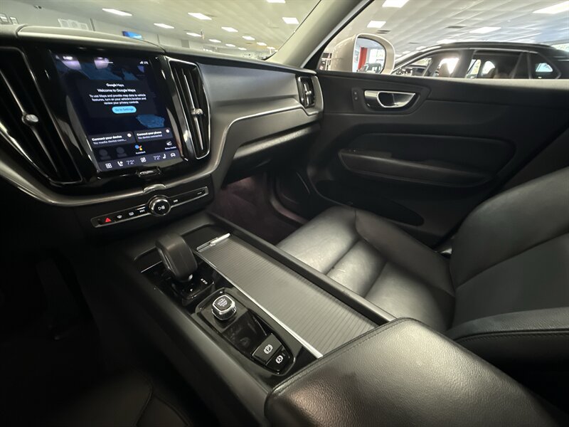 Used 2023 Volvo XC60 B5 Core AWD/4WD image 32
