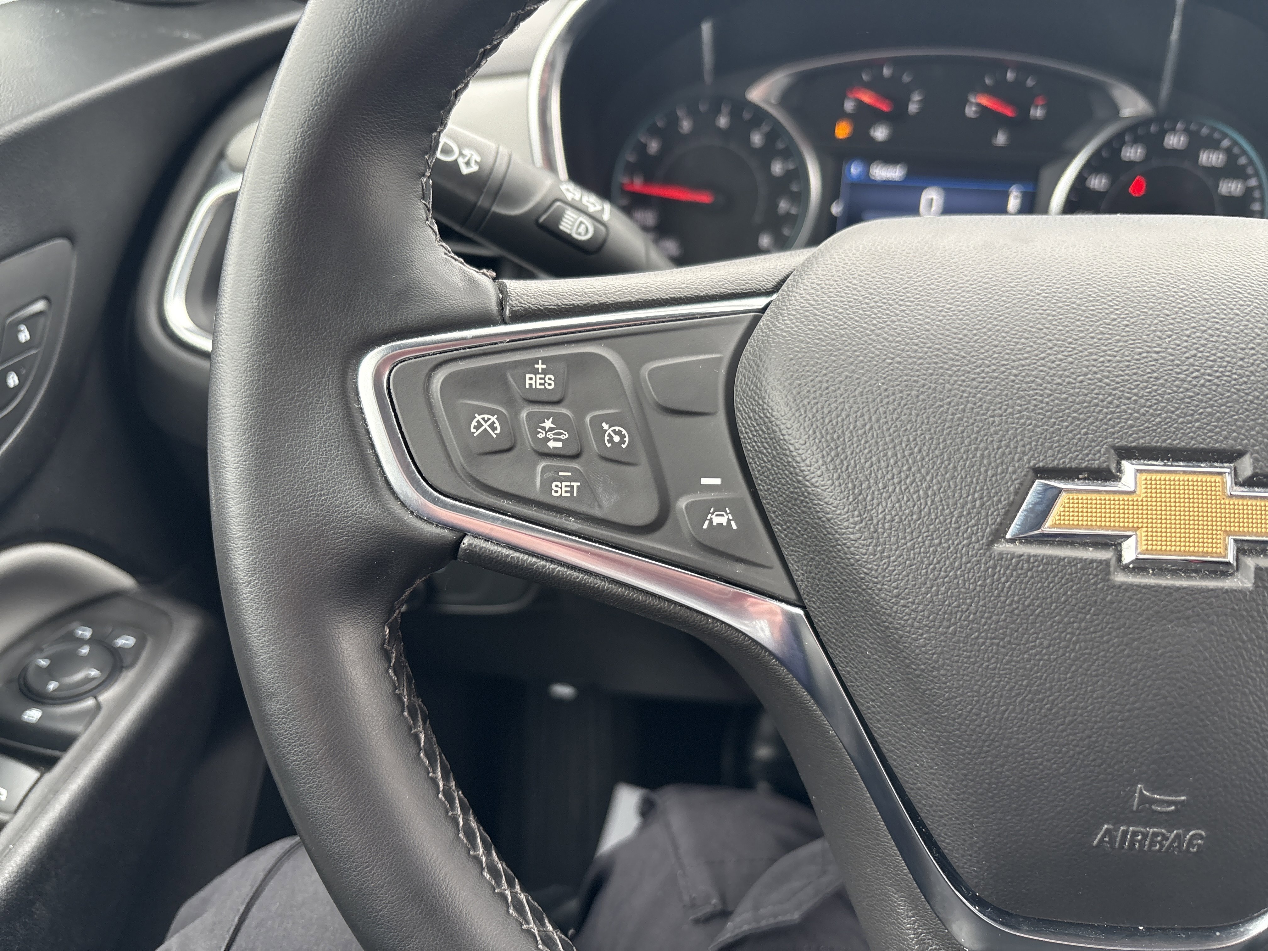 Used 2024 Chevrolet Equinox LT image 18