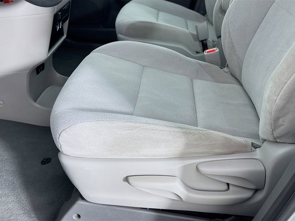 Used 2020 Toyota Sienna L image 16