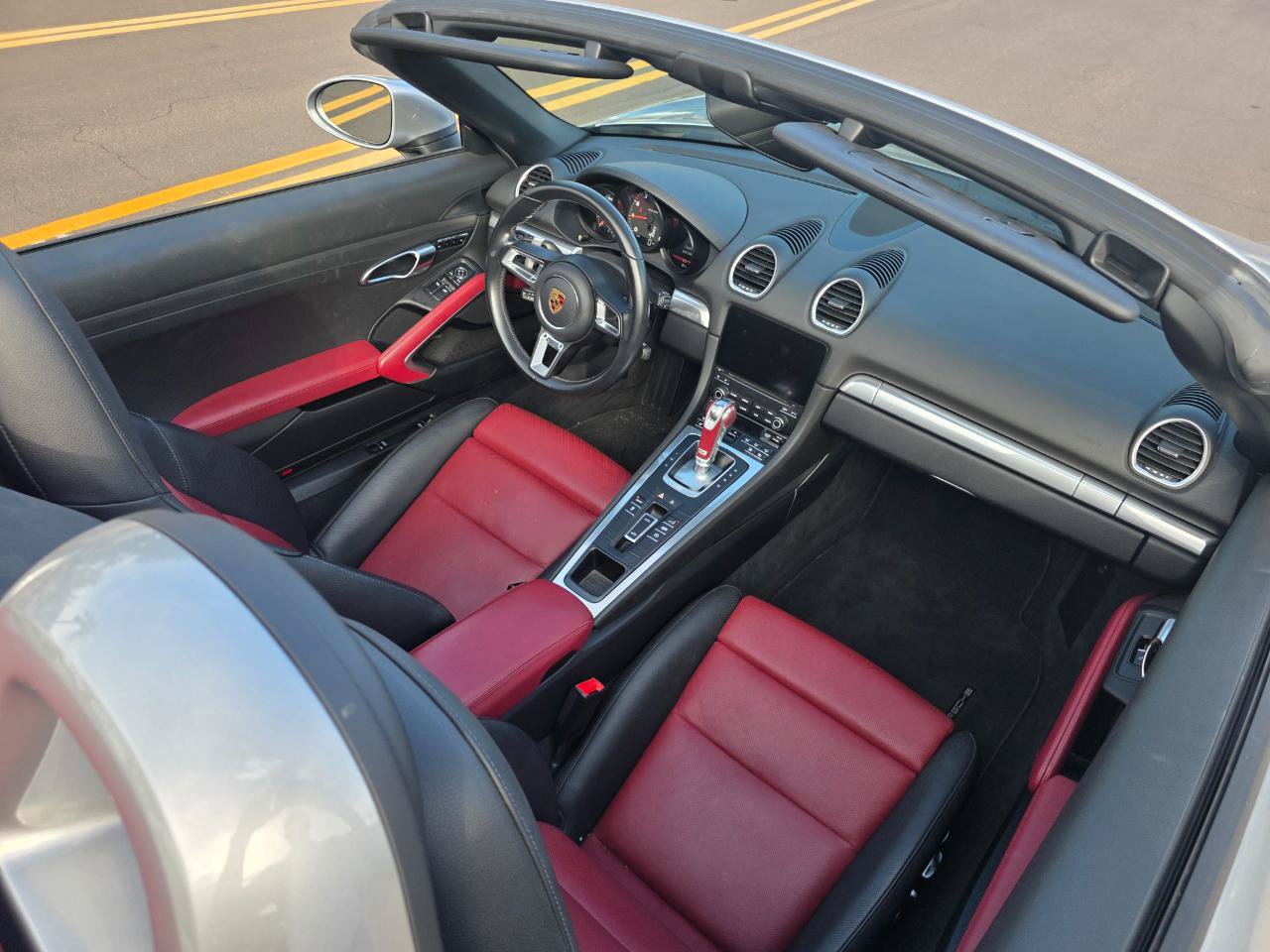 Used 2019 Porsche 718 Boxster RWD image 27