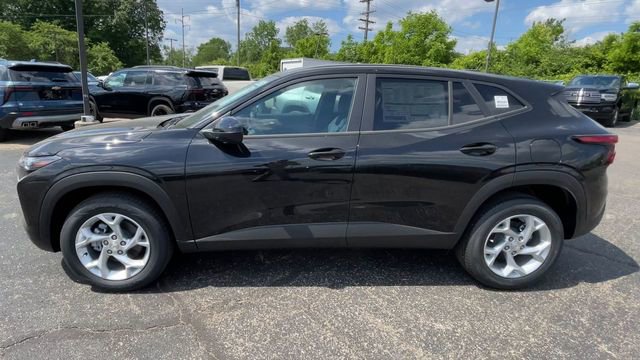 New 2026 Chevrolet Trax LS w/ LS Convenience Package FWD image 7